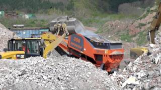 ARJES Impaktor 350  Bauschuttzerkleinerung  Crushing CampD debris [upl. by Repooc]