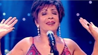 Shirley Bassey  GOLDFINGER  MOONRAKER  Diamonds Are Forever Medley  2006 Live [upl. by Kendrah233]